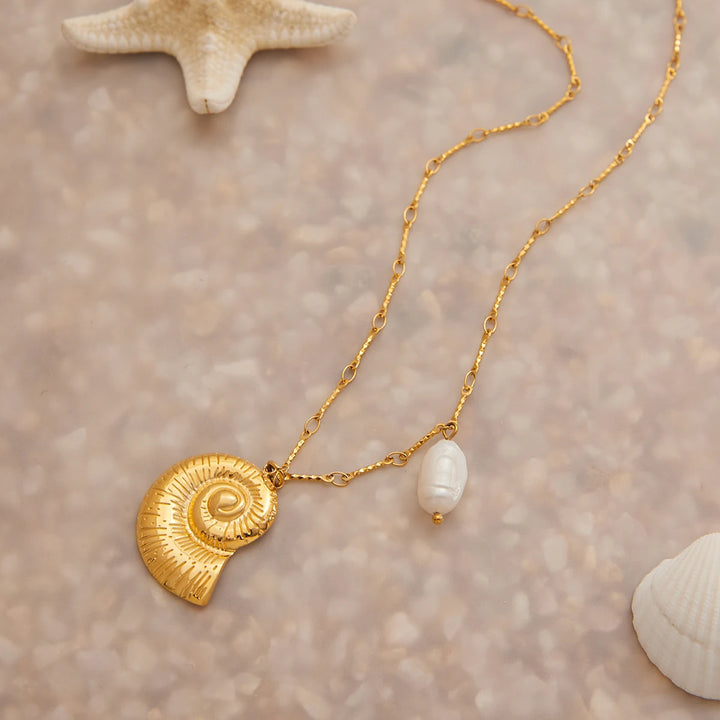Shell Pendant Necklace