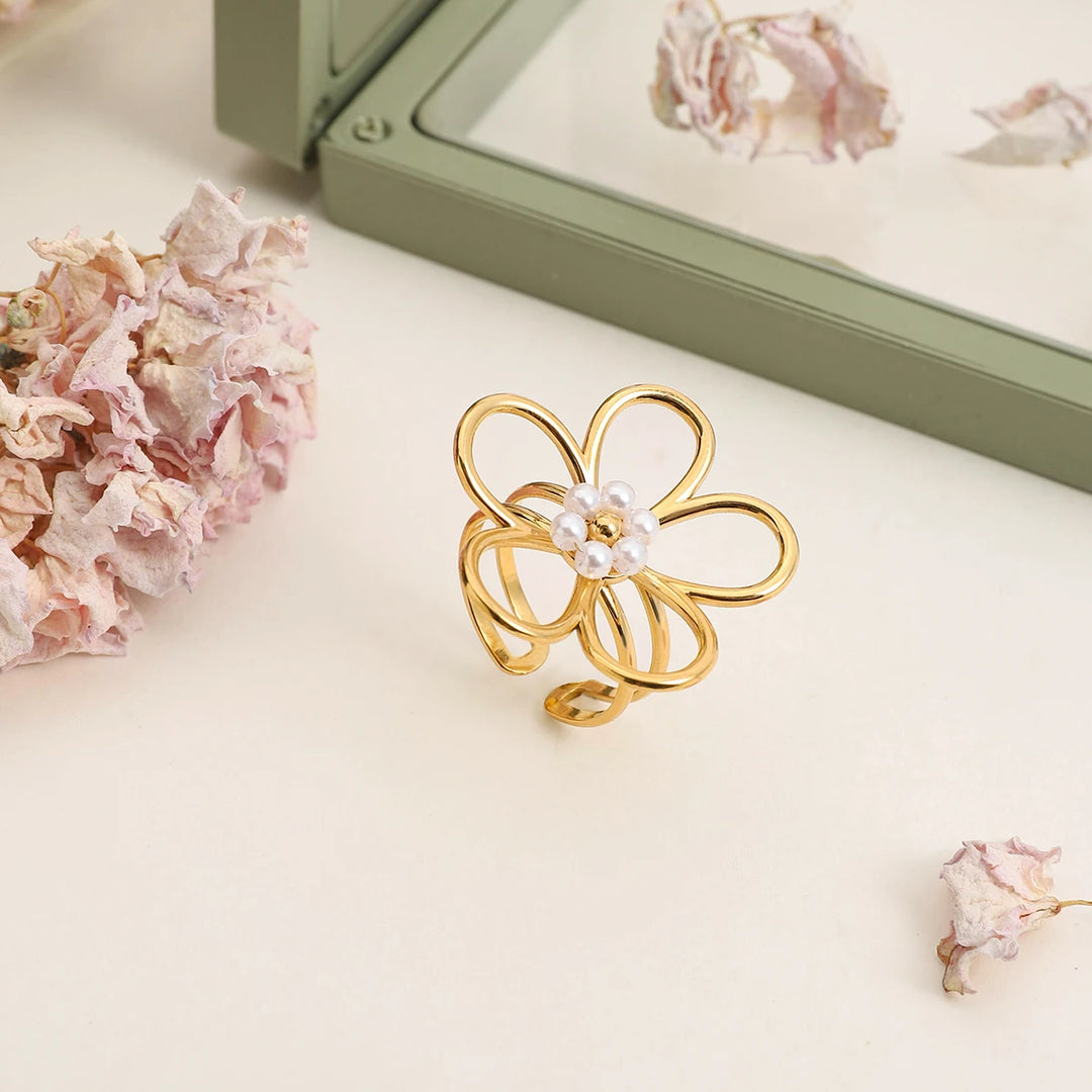 Pearl Daisy Ring