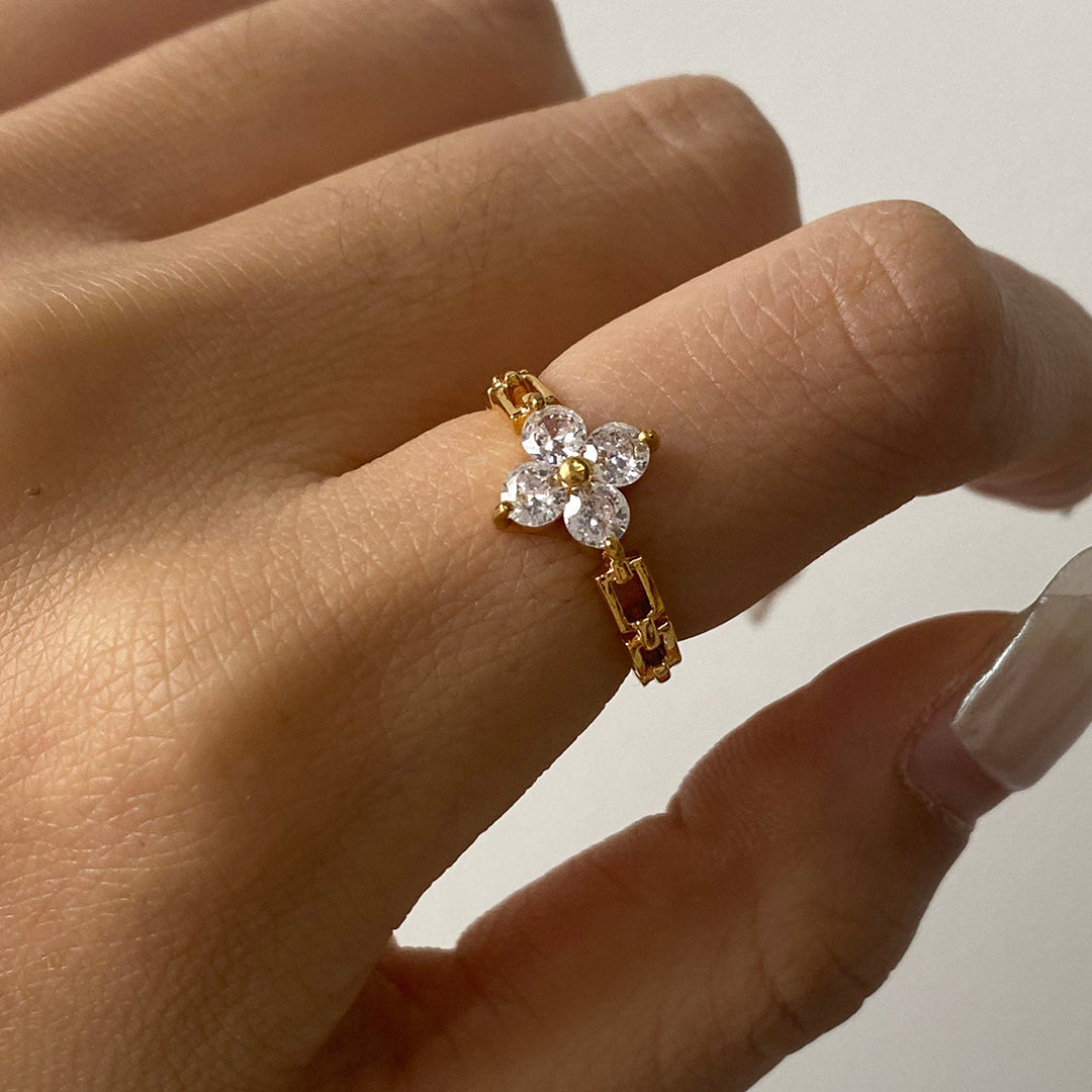 Daisy Link Ring