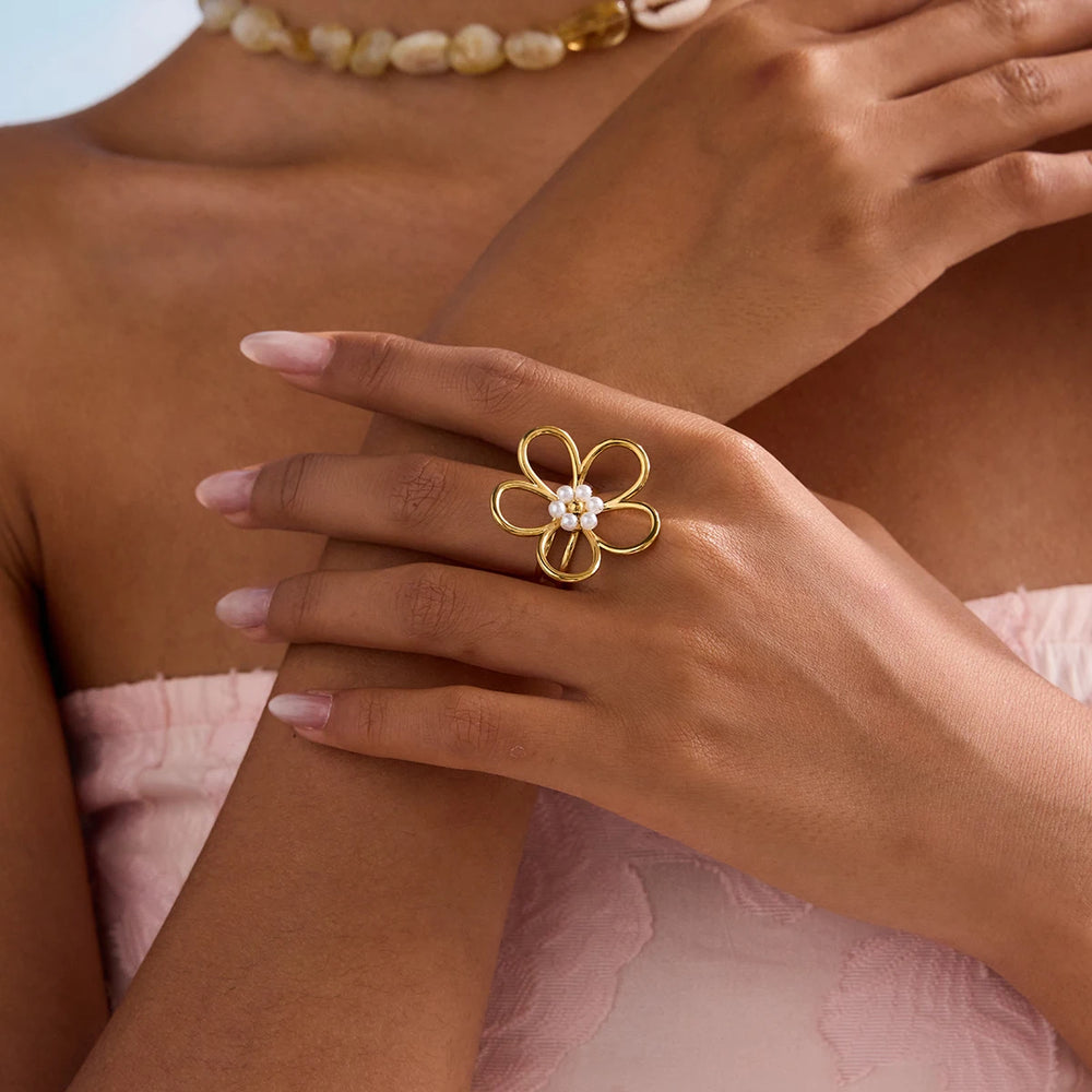 Pearl Daisy Ring