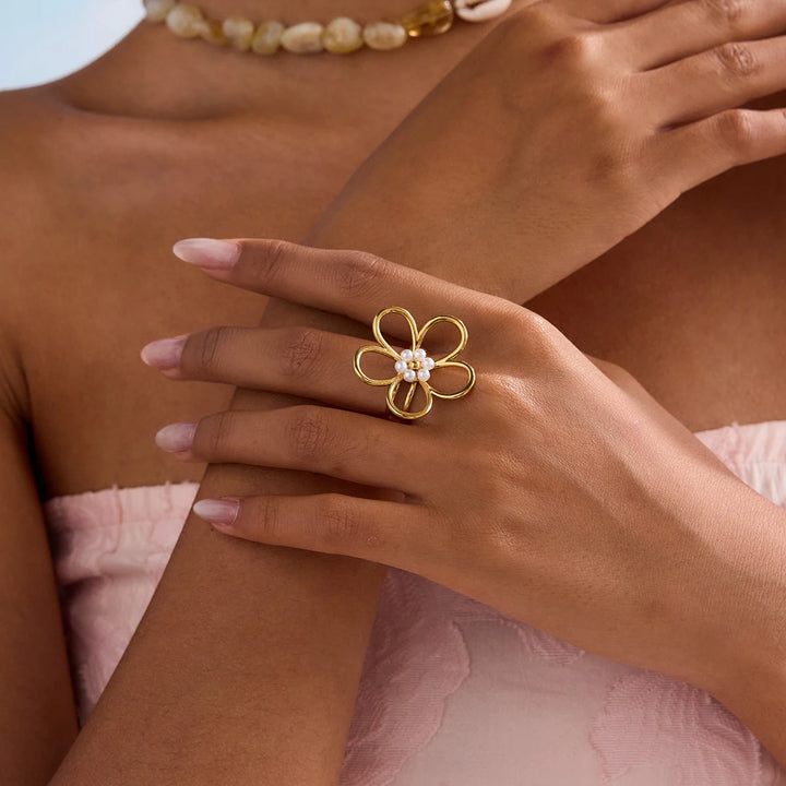 Pearl Daisy Ring