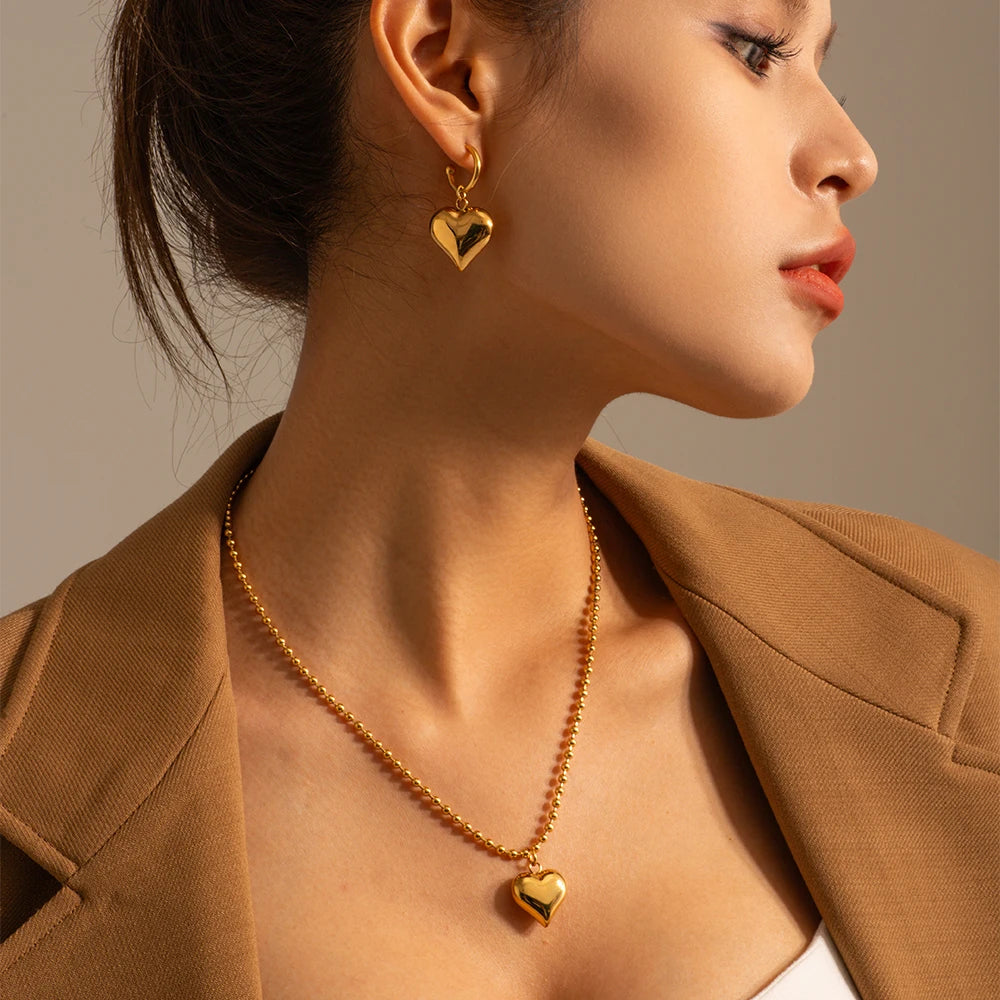 Bold Heart Bead Necklace