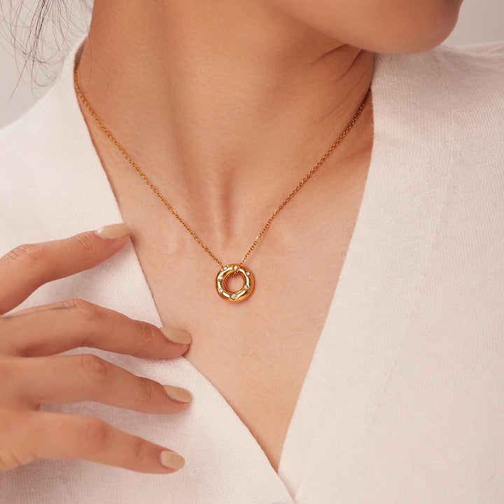 Halo Pendant Necklace